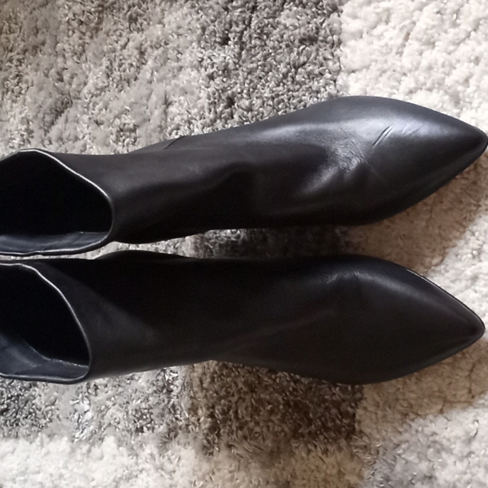 Dolce vita leather..